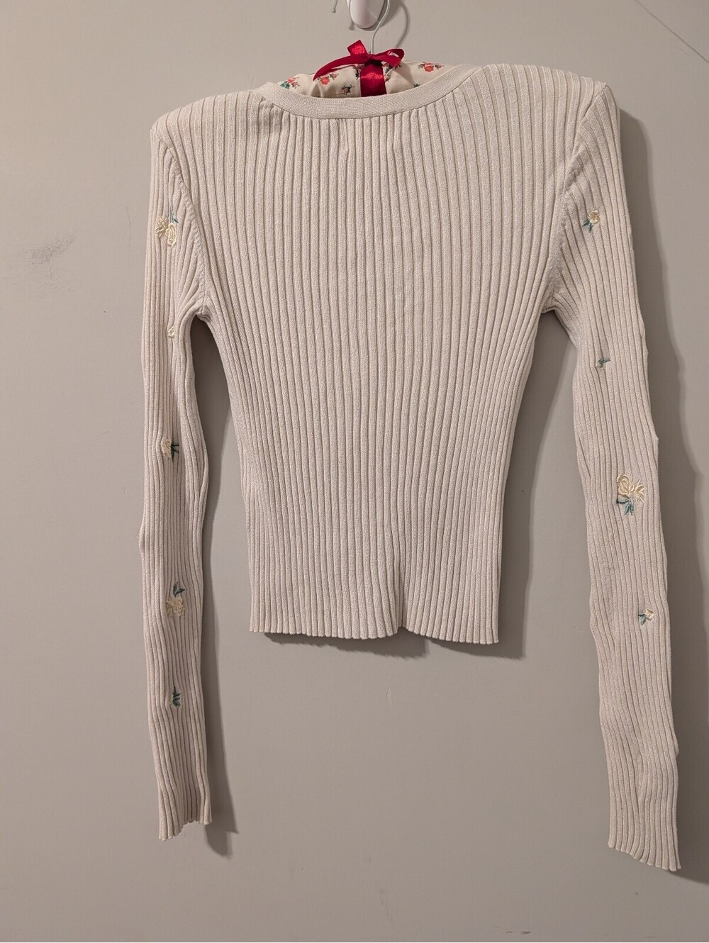 H&M Cream Ribbed Embroidered V Neck Cardigan - Picture 6 of 6
